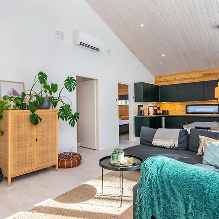 Vaeiski By Interhome *